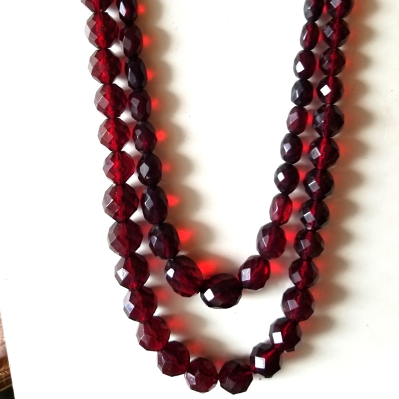 CHERRY RED AMBER faceted graduated bead VINTAGE NECKLACES 2 separate strands - Picture 2 of 7